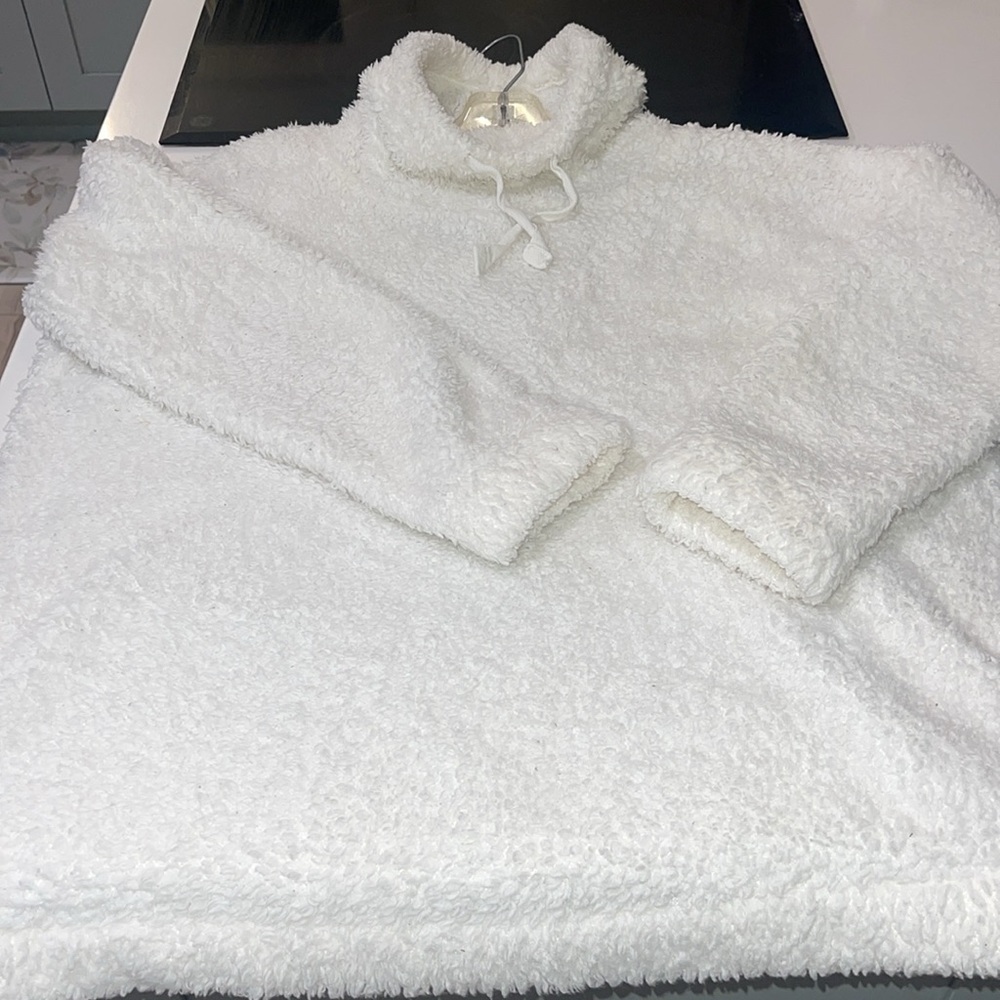 OLD NAVY GUC White Fluffy Fleece Pullover With Drawstring Loose Turtleneck Sz M.